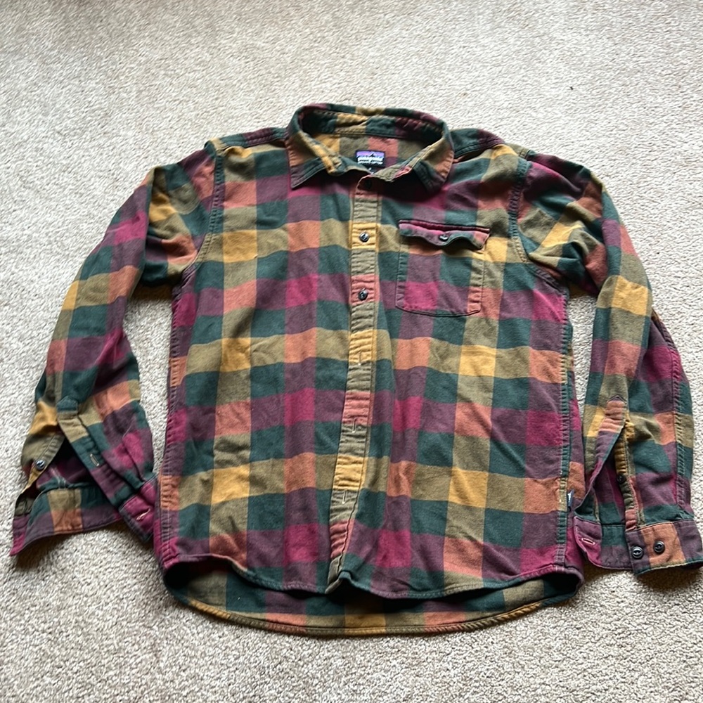 Patagonia lightweight fjord flannel organic cotton medium